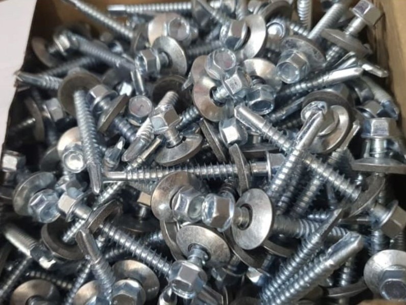 Roofing screws & fixings pack
